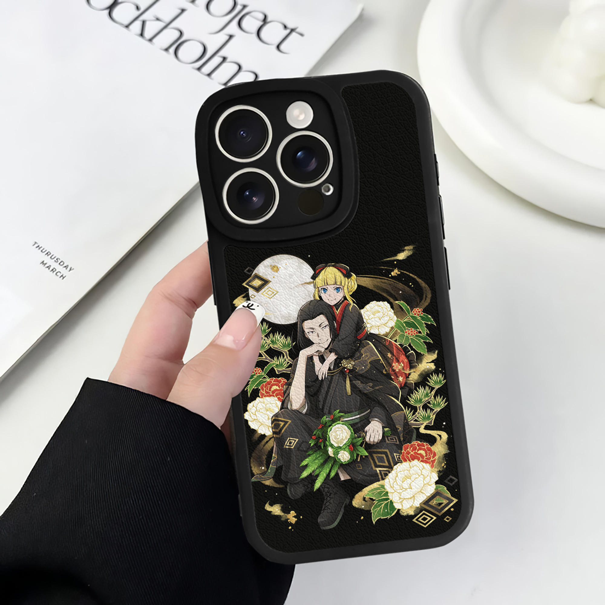 （画像用） 文豪ストレイドッグス Bungo Stray Dogs 【iPhone 16シリーズ対応】シリコンスマホケース（レザー調） 材質：シリコン